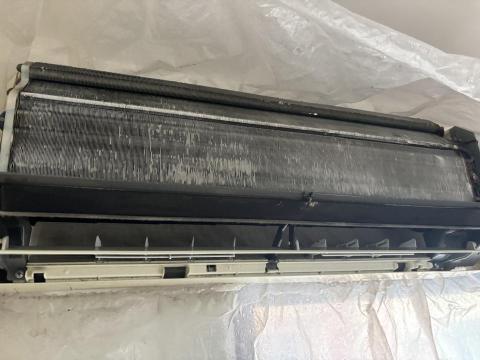 宇仔 - 清洗日立掛牆機