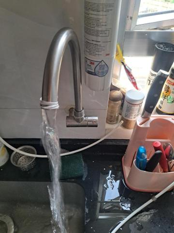 Tsz Yat Angus Ng - 客戶的水喉與開關位甩開,重新接駁後,恢復正常 Tsz Yat Angus Ng - 客戶的水喉與開關位甩開,重新接駁後,恢復正常