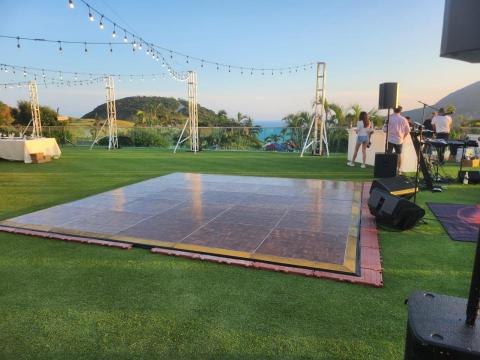 FATI PRODUCTION - FATI PRODUCTION 還提供多種類型的舞池地板租賃服務,適用於婚禮、舞會、派對及其他娛樂活動。他們的舞池地板設計美觀,結構穩固,並提供多種材質和顏色選擇,可根據活動主題進行定制,讓您的活動更加奪目。
 FATI PRODUCTION - FATI PRODUCTION 還提供多種類型的舞池地板租賃服務,適用於婚禮、舞會、派對及其他娛樂活動。他們的舞池地板設計美觀,結構穩固,並提供多種材質和顏色選擇,可根據活動主題進行定制,讓您的活動更加奪目。
