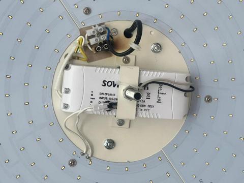 Tsz Yat Angus Ng - 客戶的燈因火線接觸不良,過熱導致壞燈 Tsz Yat Angus Ng - 客戶的燈因火線接觸不良,過熱導致壞燈