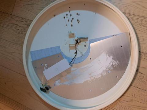 Tsz Yat Angus Ng - 拆卸壞燈 Tsz Yat Angus Ng - 拆卸壞燈