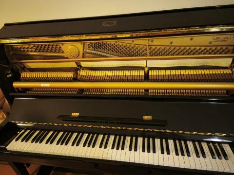 Xian Hoi Yan - 為大埔客人kawai鋼琴調音 Xian Hoi Yan - 為大埔客人kawai鋼琴調音