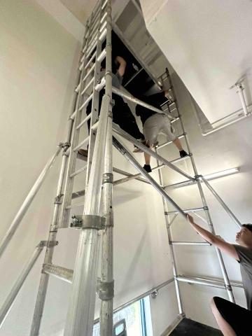 K12 Engineering Limited - 學校後樓梯高位改燈至低位工程