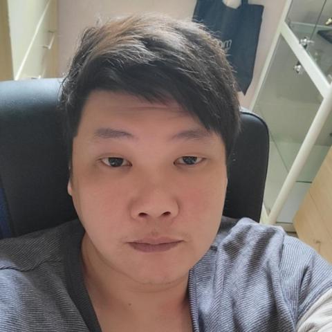 提供玻璃門窗簾服務的專家88 Ben