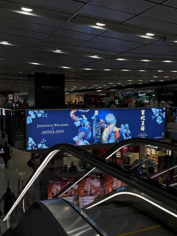 Kelly  - Lightbox  Kelly  - Lightbox