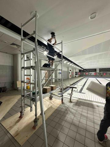 K12 Engineering Limited - 學校泳池高位舊快子筒燈 更換 LED筒燈工程