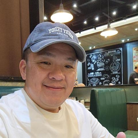 提供洗衣機維修推介服務的專家陳先生
