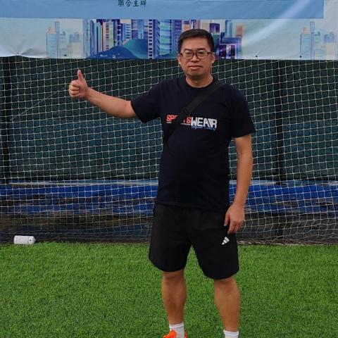 提供成人 英文 補習 班服務的專家強sir 