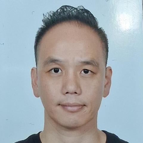 提供兒童網球班服務的專家Billy Lam