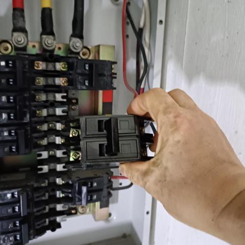 herman - 更换50A MCCB  herman - 更换50A MCCB