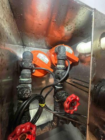 明師傅 - 清水污水缸及檢查污水泵 明師傅 - 清水污水缸及檢查污水泵