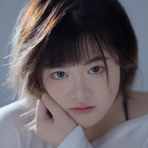 提供成人英文課程服務的專家CHAU SAKURA