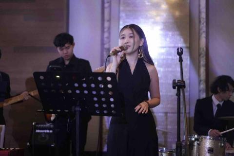 Lose Wing 盧思穎 - 