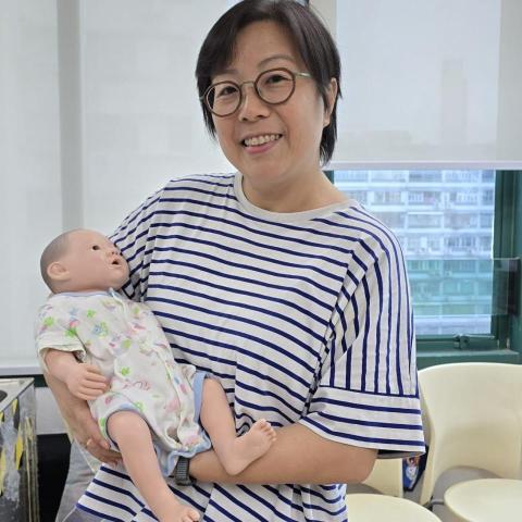 提供陪 月 價錢服務的專家Winnie Tsang
