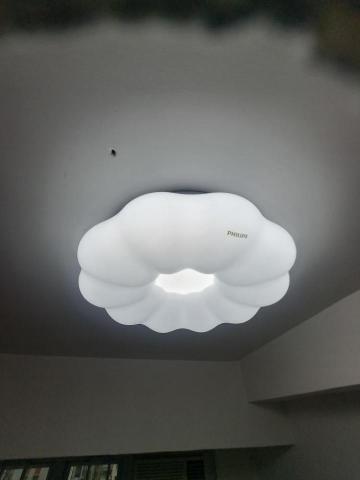 Tsz Yat Angus Ng - 更換非利浦燈