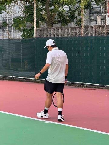 提供網球總會教練服務的專家Tom