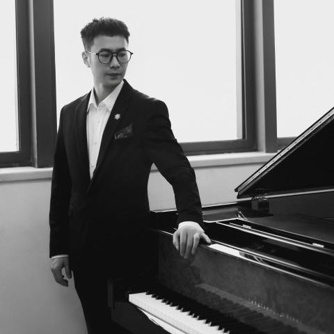 提供羽毛球班 康文署服務的專家shuping chen