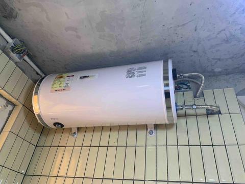 黃鈎全 - 電熱水爐