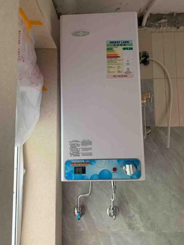 黃鈎全 - 電熱水爐