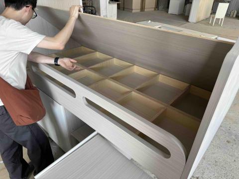 CP RATIO SERVICE - 訂造家居傢俬 — 在工廠進行驗貨