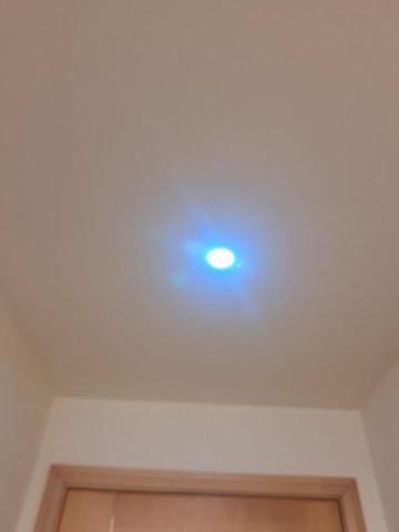 Tsz Yat Angus Ng - 安裝門口新燈