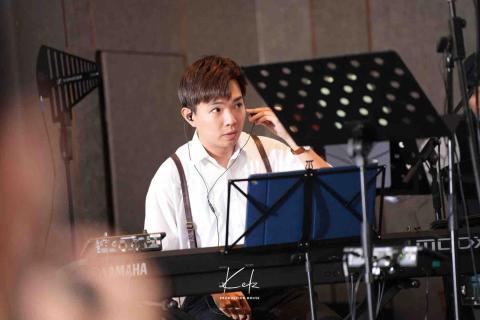 提供舞蹈表演英文服務的專家Max Chan