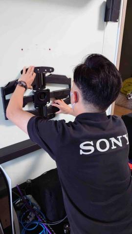 何師博 - specialize in TV Wall Mount Installation