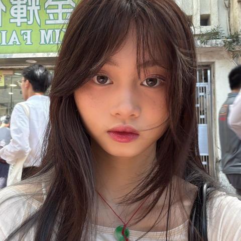 The pros providing 2022 econ paper 1Winnie lee