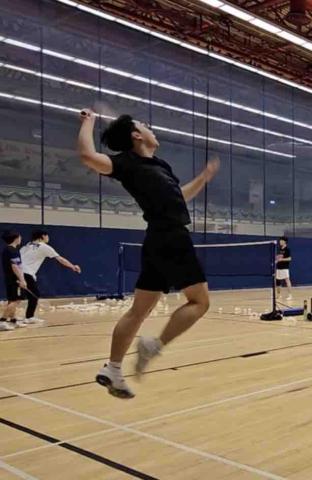 提供學跳舞初學者服務的專家Marcel 羽毛球教練