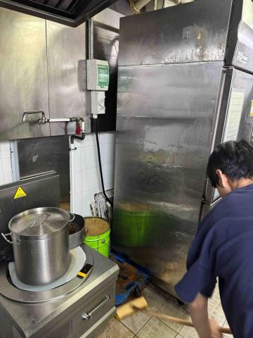 Edwin law - 西餐廳後廚清潔