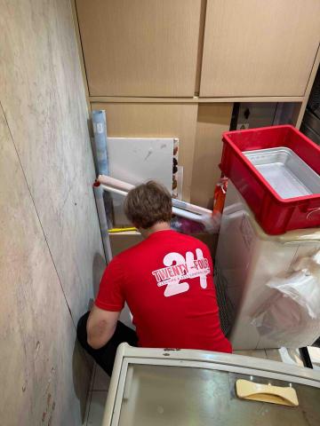 Edwin law - 店舖清潔照片