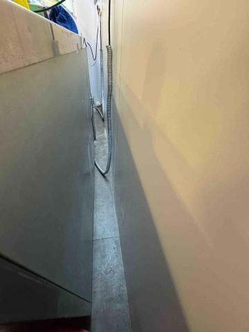 Edwin law - 連鎖泡芙店清潔