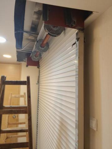 駿興捲閘 - 手拉鋁閘