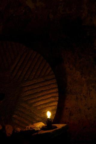 提供兒童陶藝班服務的專家Amber Fung