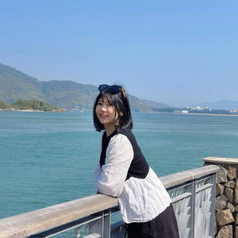 提供海报服務的專家Cissy