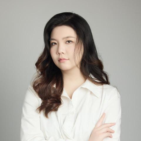 提供新聞稿寫作服務的專家Della