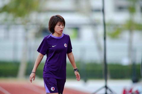 Nia Ying - 提供足球訓練的專家