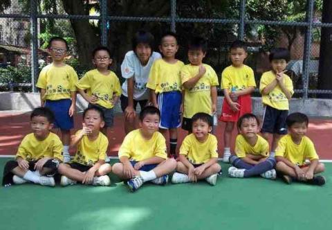 Nia Ying - 2011 香港足球總會暑期足球推廣計劃