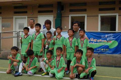 Nia Ying - 2012 香港足球總會暑期推廣計劃