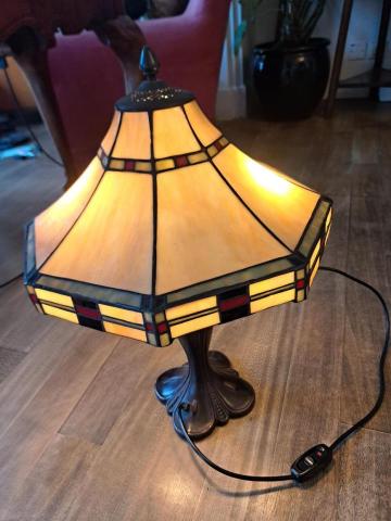 Tsz Yat Angus Ng - 維修電燈，更換開關制，完成