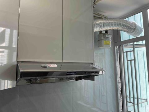 梁 師傅 - 油煙機 安裝