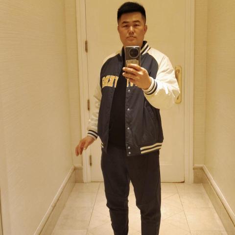 提供婚礼司仪服务服務的專家junfu zeng