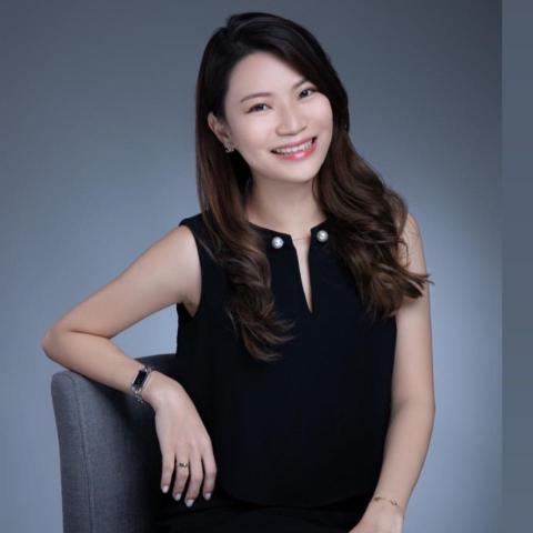 提供學彈琴服務的專家Sue