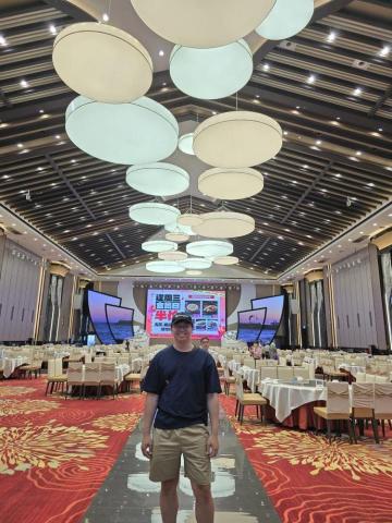 提供回收傢俬電器服務的專家楊師傅 （傢俬拆裝）