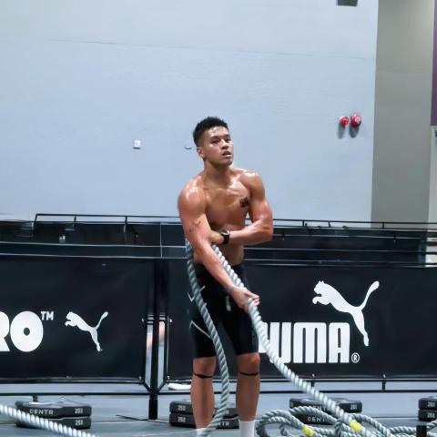 提供健身課程台北服務的專家Roy Chan