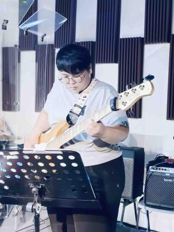 提供ron lau呃人服務的專家Way Lau