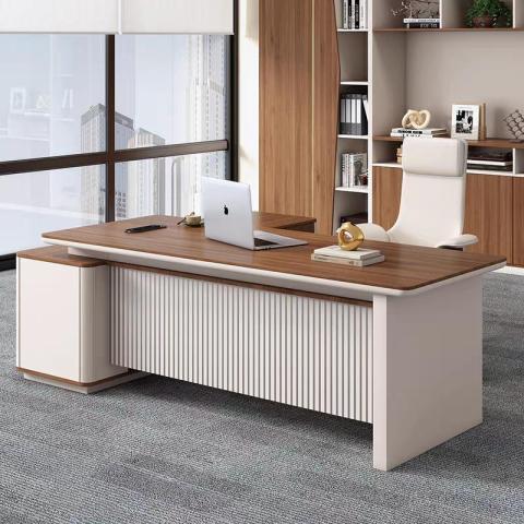 馬華明 - 安裝辦公桌椅