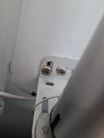 Tsz Yat Angus Ng - 拆去破損，裝上新螺絲