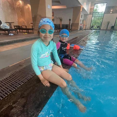 提供游泳教師會服務的專家周教練