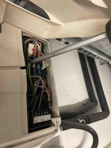 譚生 - 冷氣室內機檢查